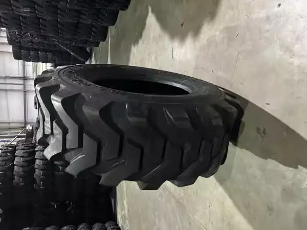 15.5-25 L2 12PR TL HALITRAX Шина для фронтального погрузчика — фото