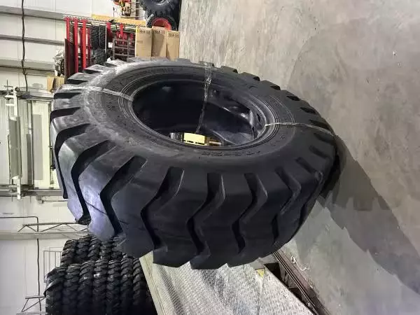 17.5-25 20PR TT Hengruida Z601 Шина для фронтального погрузчика — фото