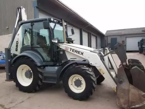 Шины на Экскаватор-погрузчик Terex 880