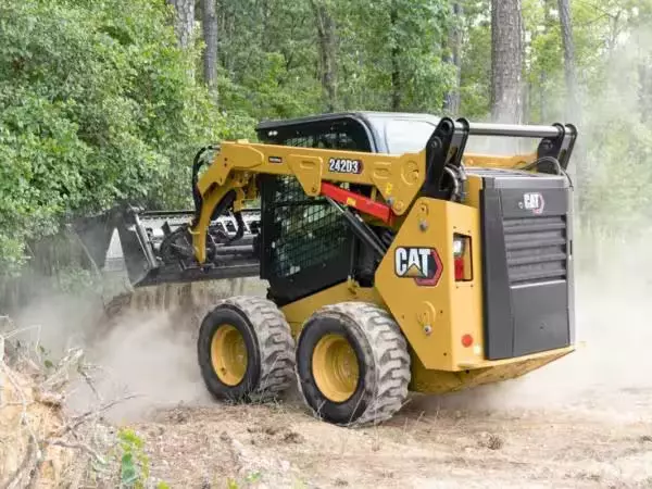 Шины на Мини-погрузчик Caterpillar 242D3
