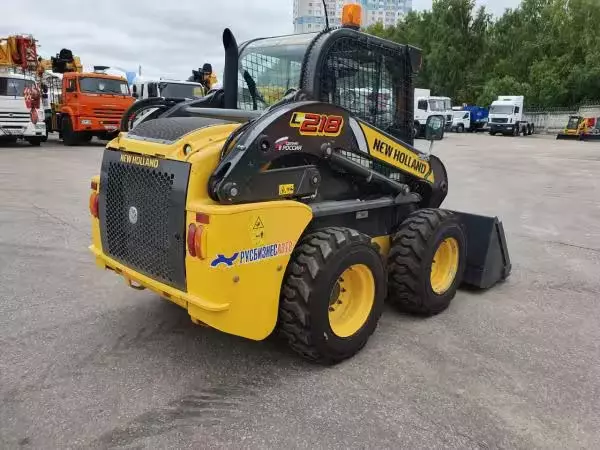 Шины на Мини-погрузчик New Holland L218