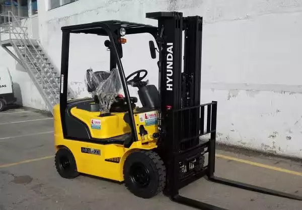 Шины на Вилочный погрузчик Hyundai 18D-7E