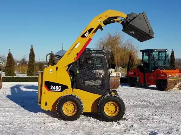 Шины на Мини-погрузчик Caterpillar 246C