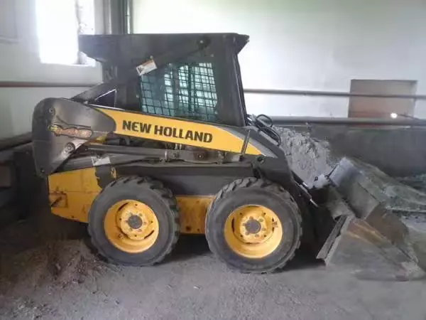 Шины на Мини-погрузчик New Holland L140